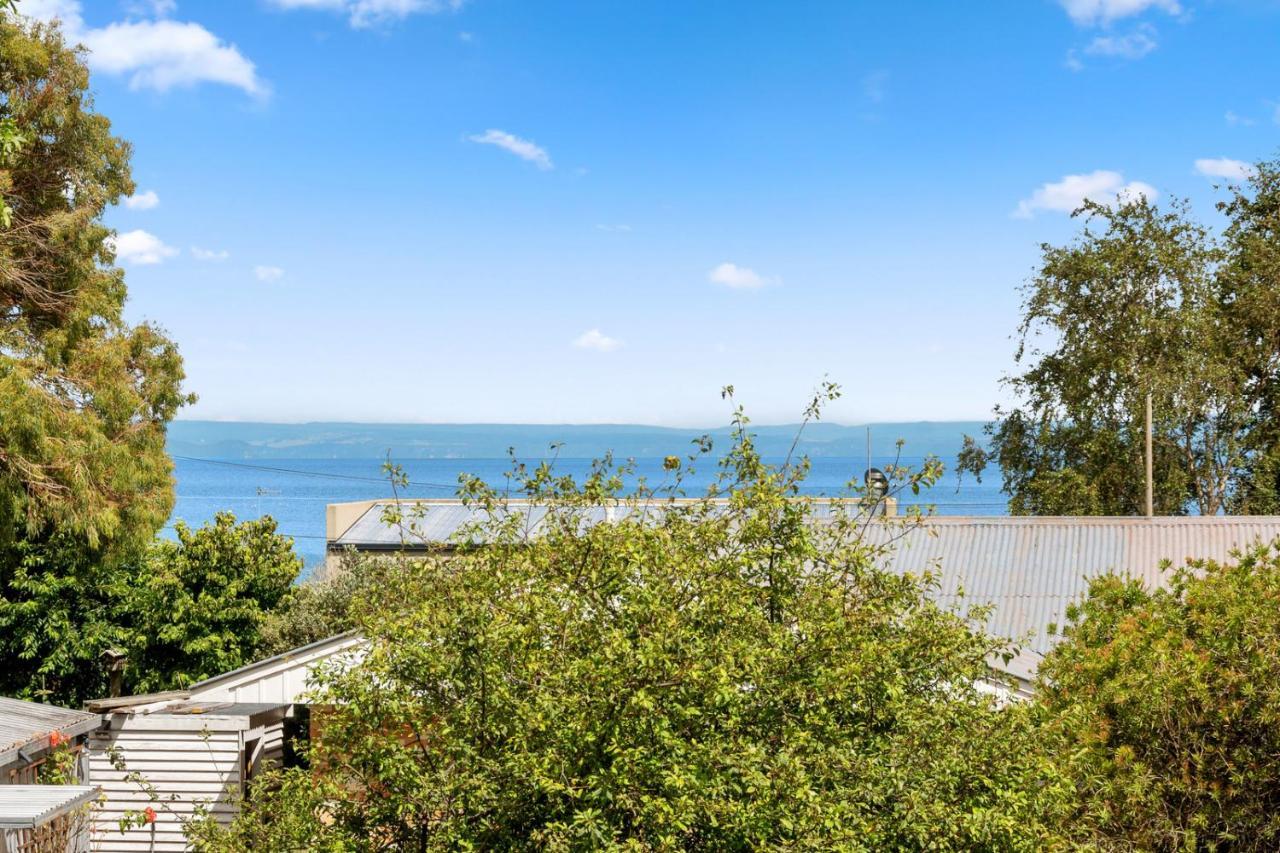 Waitahanui Lake House - Lake Taupo Holiday Home Zewnętrze zdjęcie